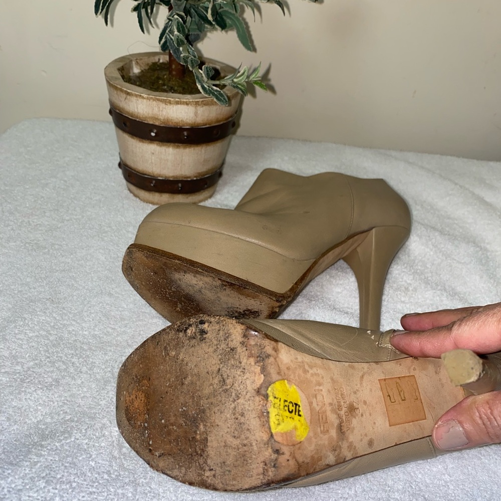 FENDI HEELS - Picture 11 of 11